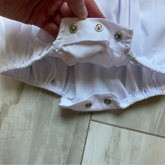 NWT Lulu Bebe White Embroidered Smocked Bunny Bubble Romper with Sash, size 12M - Picture 7 of 15